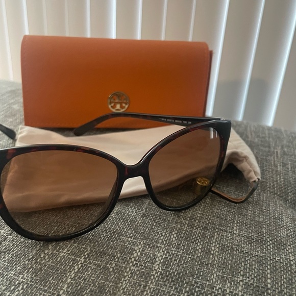 Tory Burch Sunglasses - Picture 3 of 5